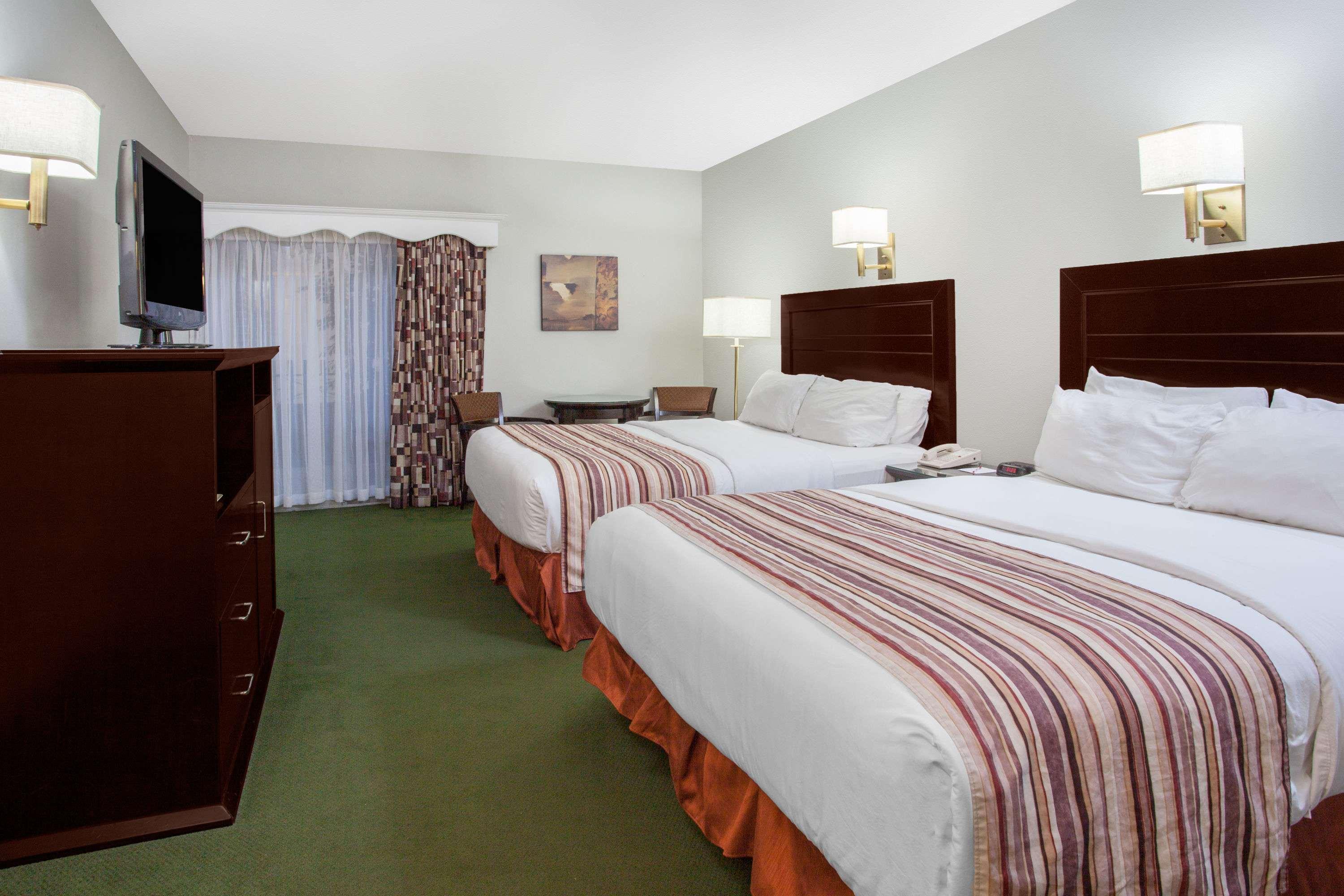 Hotel Ramada By Wyndham Fredericton Exteriér fotografie